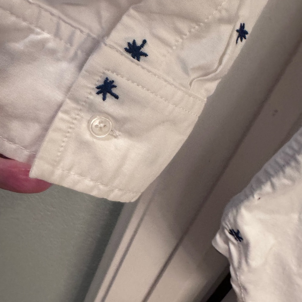 Women’s Lands' End White Shirt with Navy Accents - Picture 4 of 7